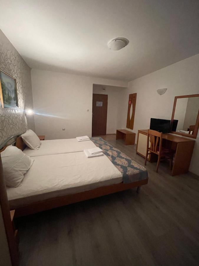 Family Hotel Aqua Равда Екстер'єр фото